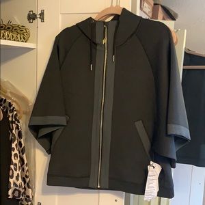 BRAND NEW, NEW BALANCE GREY OVERSIZED SWEATSHIRT